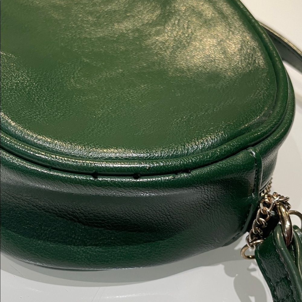 *NEW* Forever 21 Green Oval Crossbody / Shoulder Bag / Purse with Tassel - Picture 12 of 12